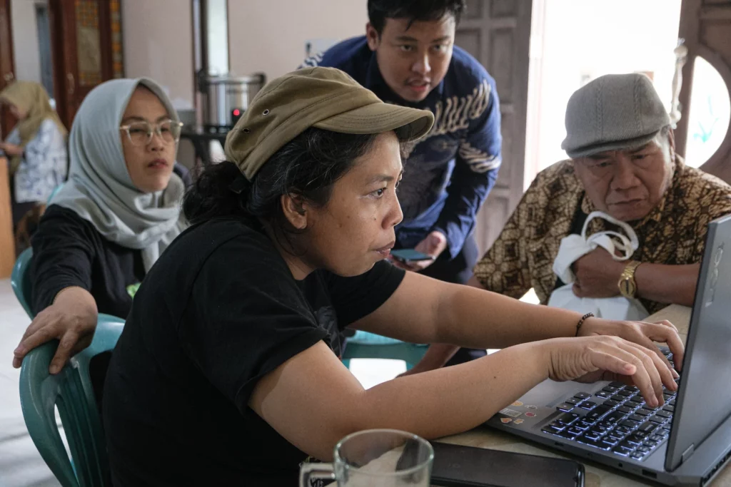 The Balik language, which "encodes environmental knowledge as its vocabulary", is on the verge of extinction as the Nusantara project risks diluting the local identity. Three quarters of Indonesia's indigenous languages are endangered. “Losing someone’s language means losing someone’s identity,” said Rafif Aufa Nanda.